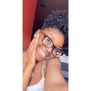 Meet your Posher, Emerald